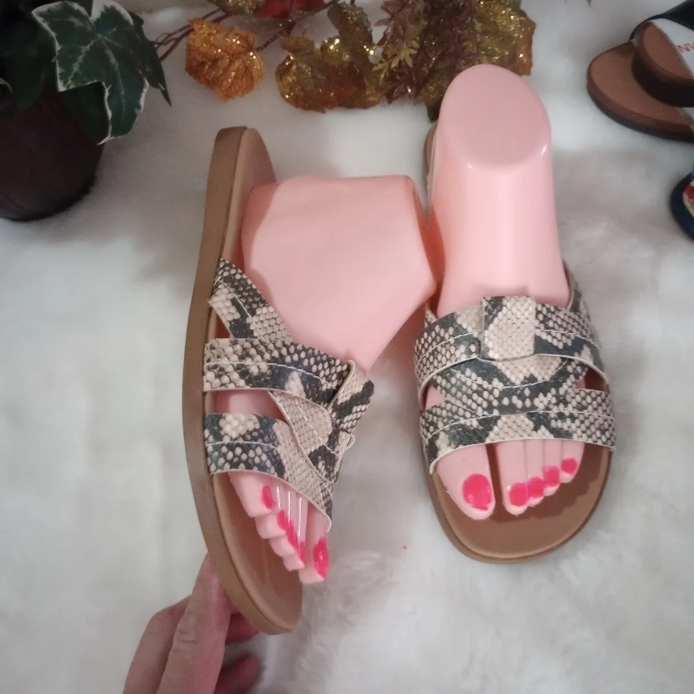 Sandals shoes for women size 9.5